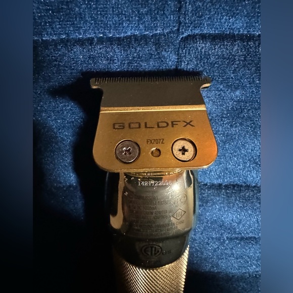 Like New BaBylissPro GoldFX T-Outlining Trimmer - Picture 6 of 10